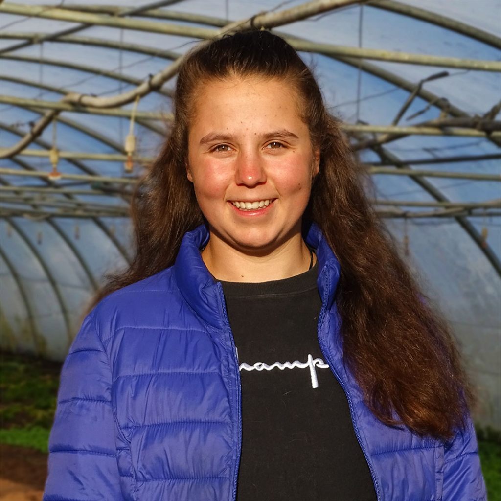 Anna Wüstefeld, Schülerin, wohnhaft auf dem Bio-Bauernhof Liebistorf